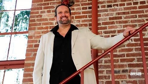 Sleazy Tommy D is the host of Wrestle House